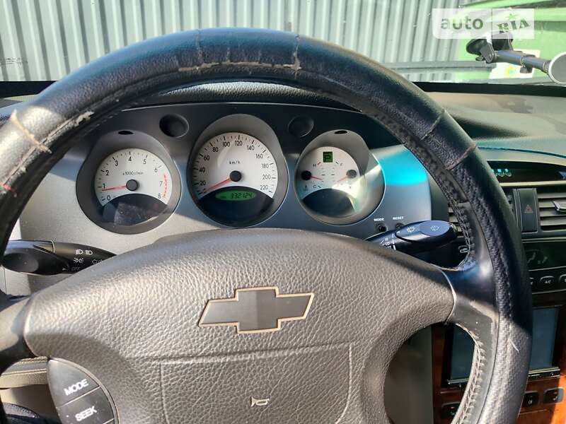 Седан Chevrolet Evanda 2005 в Черновцах