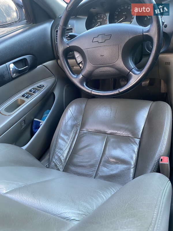 Седан Chevrolet Evanda 2006 в 