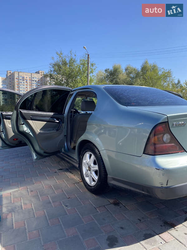 Седан Chevrolet Evanda 2004 в Запорожье