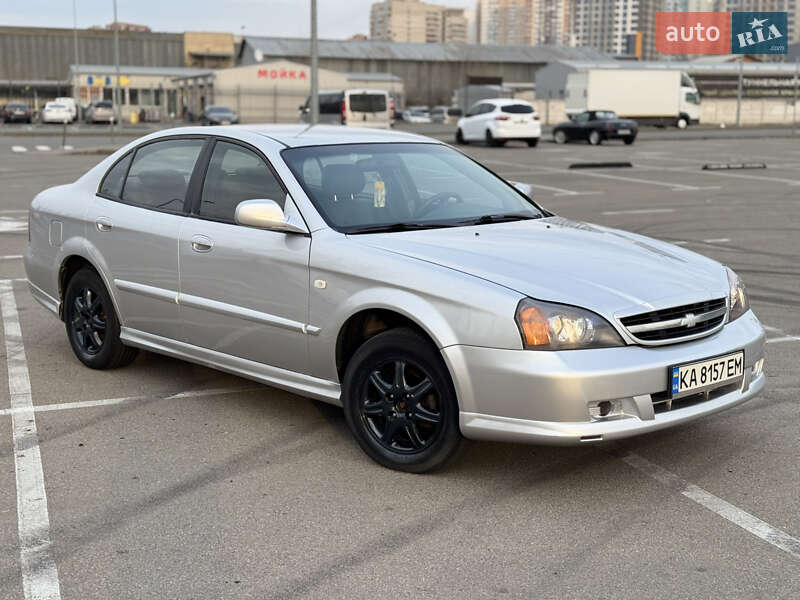 Седан Chevrolet Evanda 2006 в Киеве