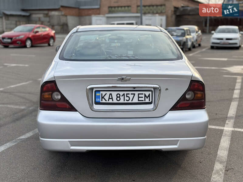 Седан Chevrolet Evanda 2006 в Киеве