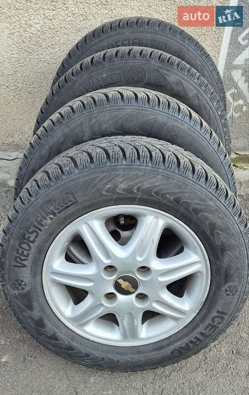Седан Chevrolet Evanda 2005 в Дубно