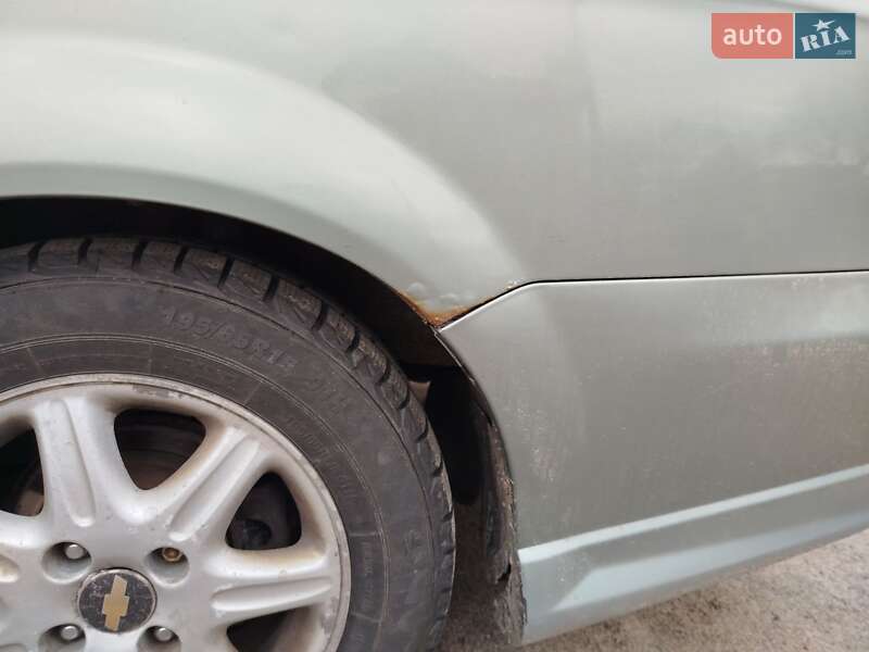 Седан Chevrolet Evanda 2004 в Фастове