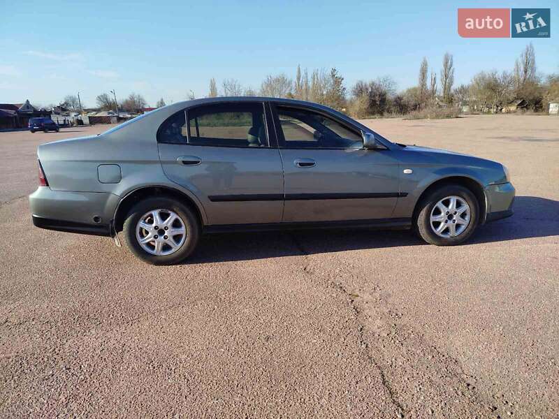 Седан Chevrolet Evanda 2004 в Прилуках