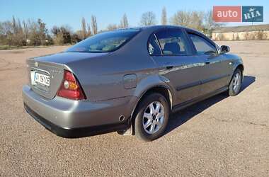 Седан Chevrolet Evanda 2004 в 