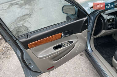 Седан Chevrolet Evanda 2005 в 