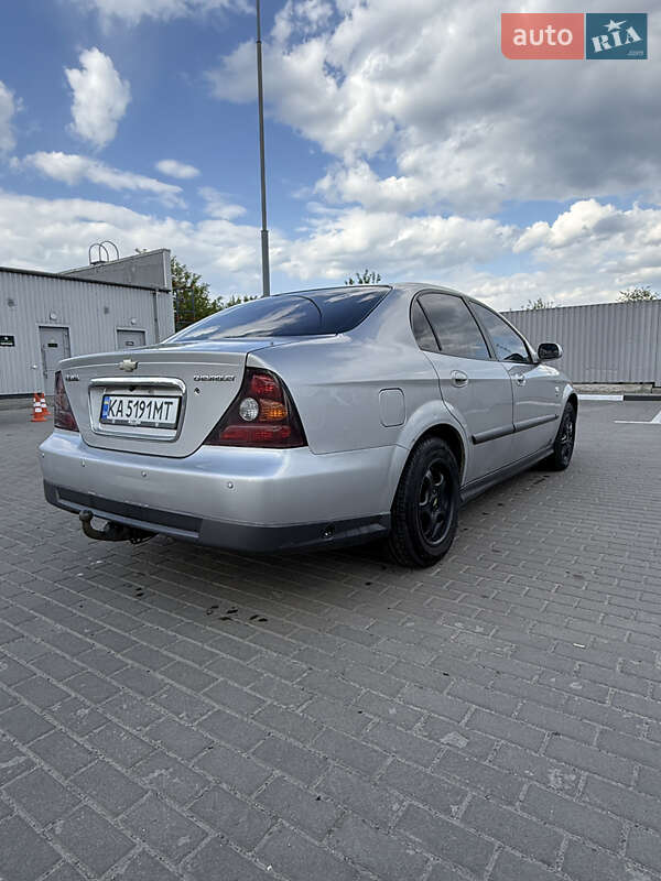 Седан Chevrolet Evanda 2006 в Києві