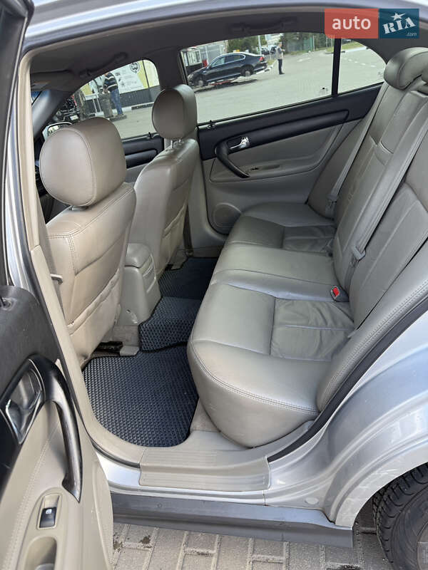 Седан Chevrolet Evanda 2006 в Києві