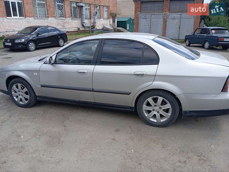 Седан Chevrolet Evanda 2005 в Хмельницком