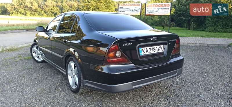 Седан Chevrolet Evanda 2006 в Дубно