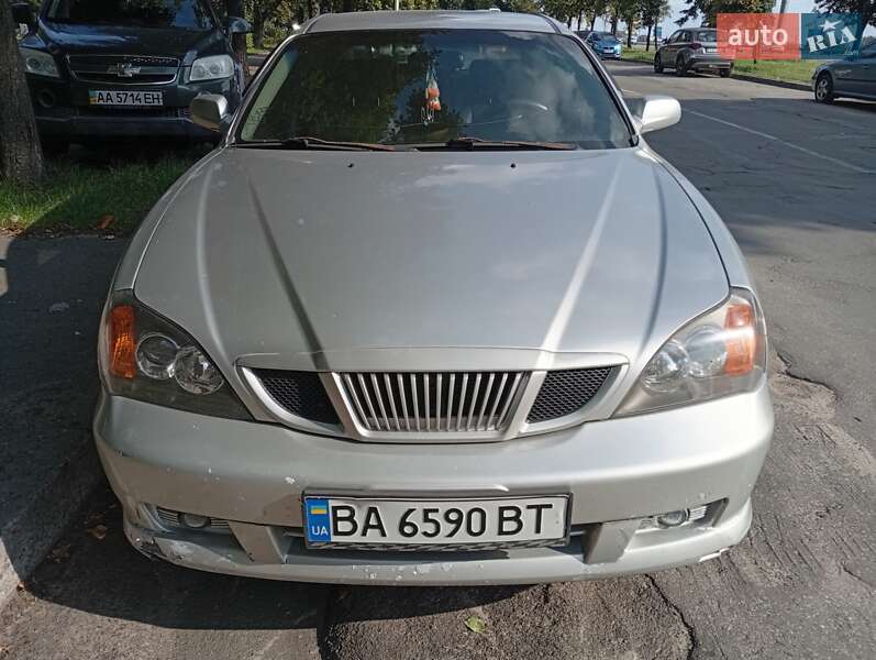 Седан Chevrolet Evanda 2005 в Киеве
