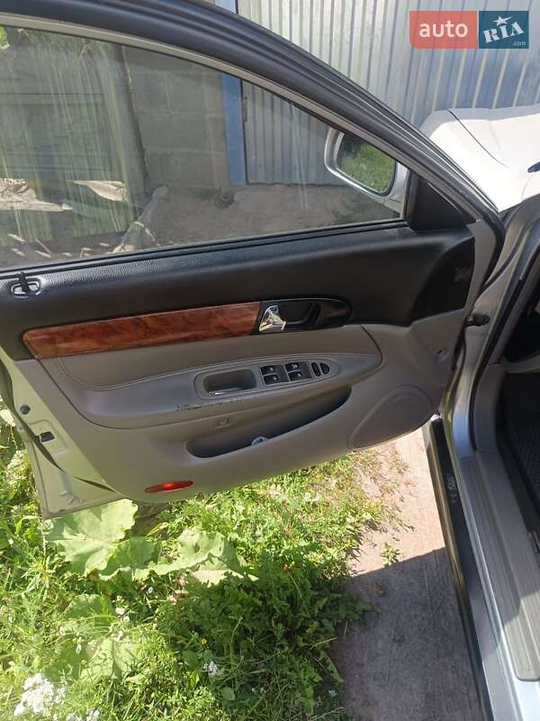 Седан Chevrolet Evanda 2006 в Овруче