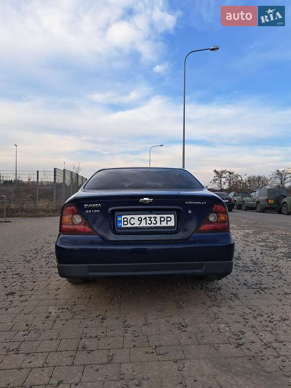 Седан Chevrolet Evanda 2005 в Львове