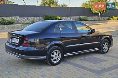 Седан Chevrolet Evanda 2005 в 