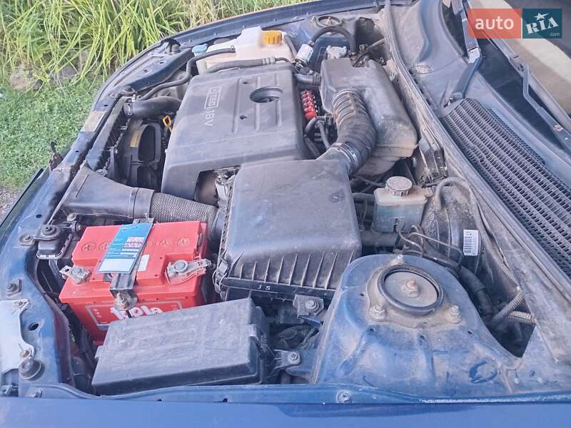 Седан Chevrolet Evanda 2005 в Ужгороде