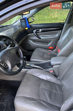 Седан Chevrolet Evanda 2006 в 