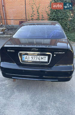Седан Chevrolet Evanda 2005 в 