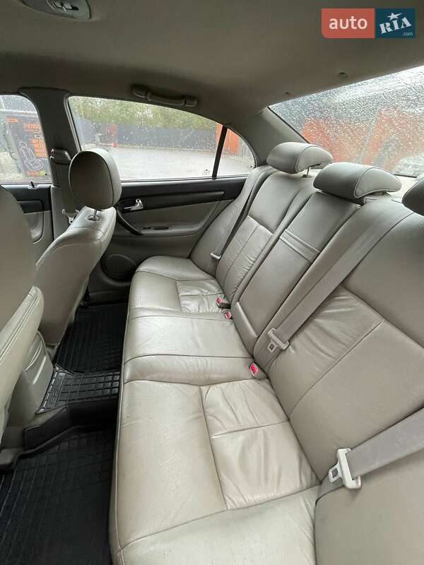 Седан Chevrolet Evanda 2005 в Чернигове