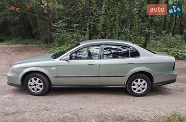 Седан Chevrolet Evanda 2004 в 