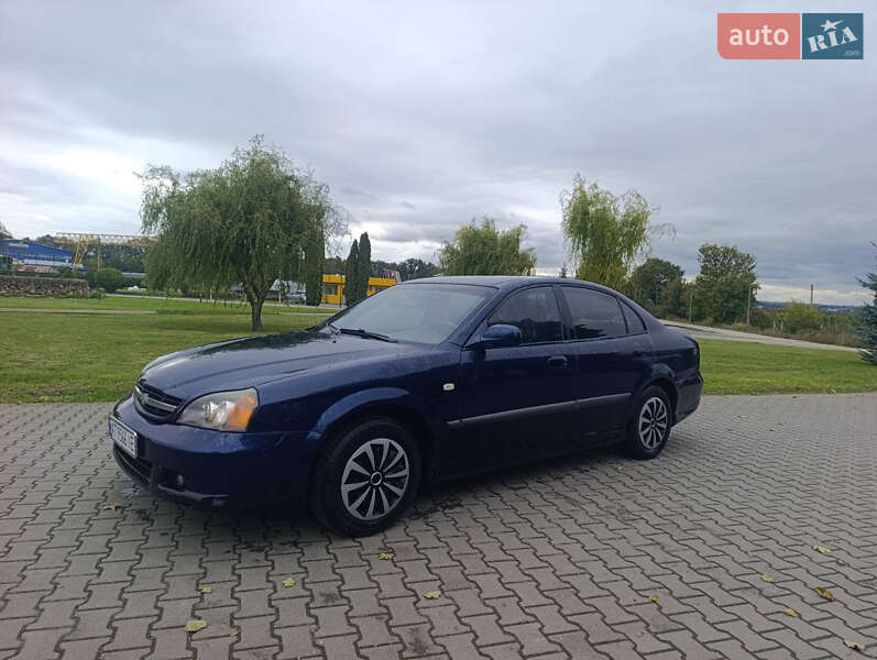 Седан Chevrolet Evanda 2005 в 