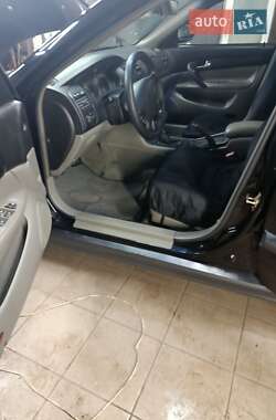 Седан Chevrolet Evanda 2006 в 