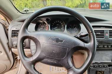 Седан Chevrolet Evanda 2005 в 