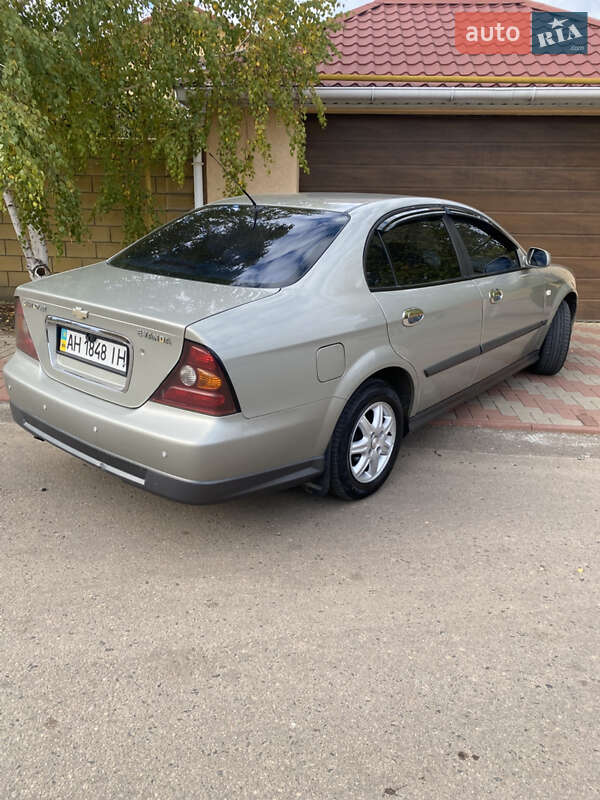 Седан Chevrolet Evanda 2005 в Одессе