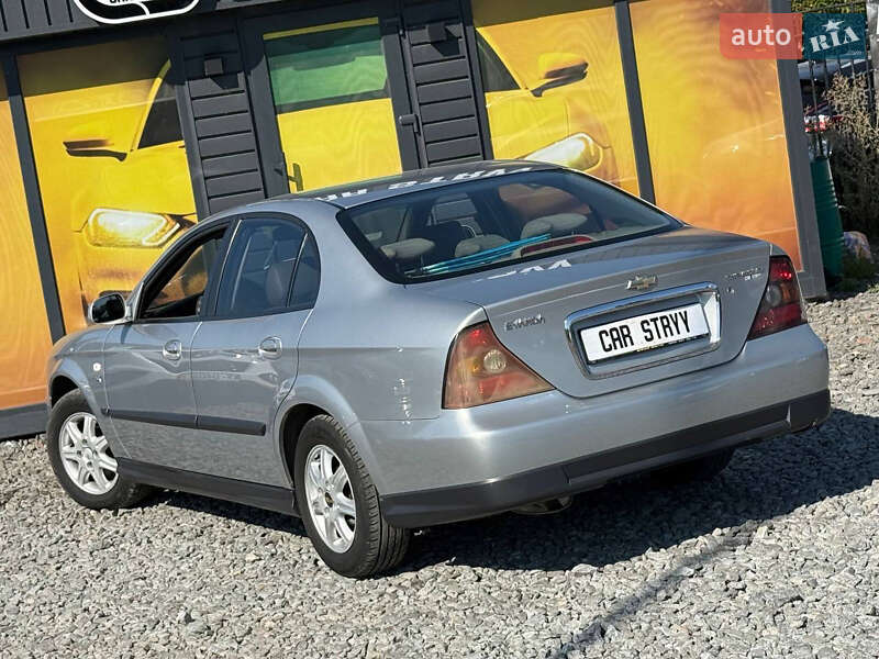 Седан Chevrolet Evanda 2005 в Стрые