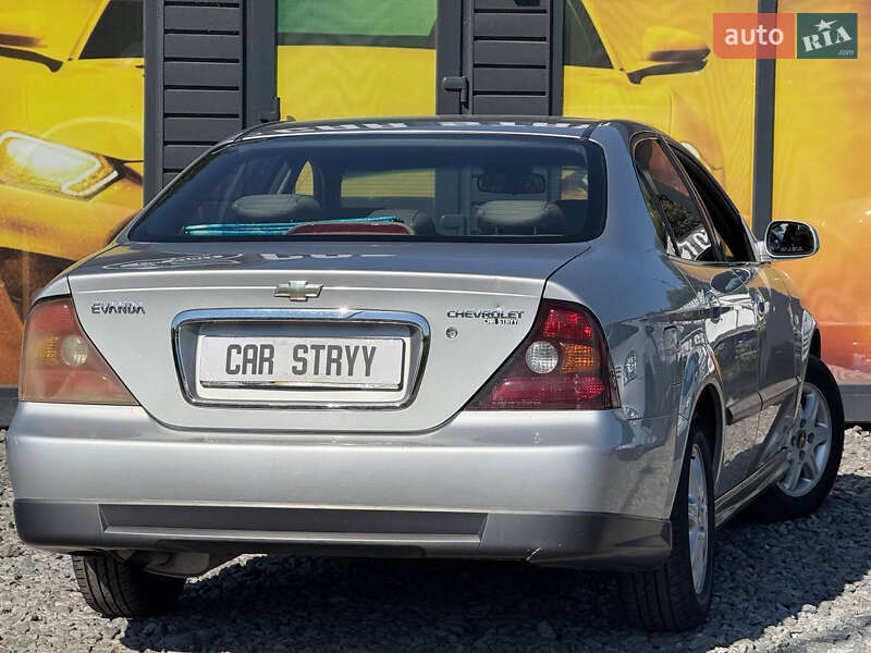 Седан Chevrolet Evanda 2005 в Стрые