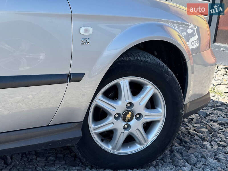 Седан Chevrolet Evanda 2005 в Стрые