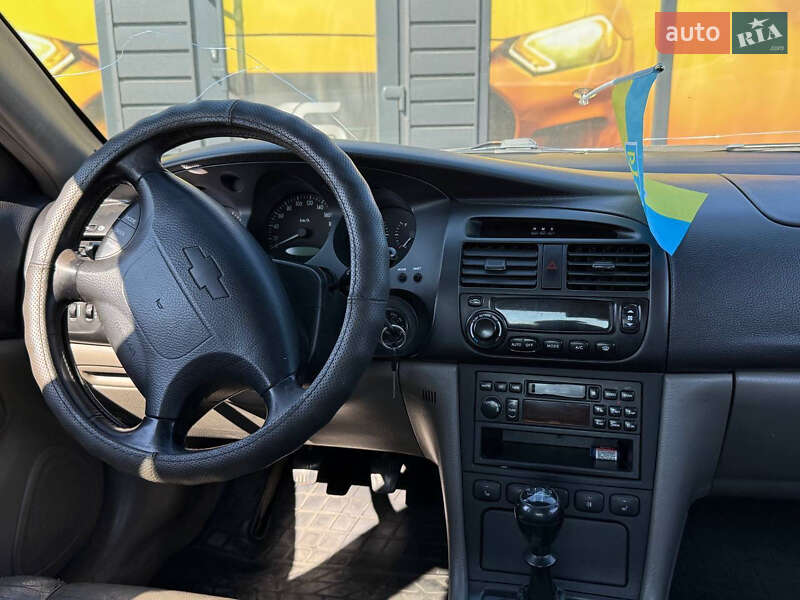 Седан Chevrolet Evanda 2005 в Стрые