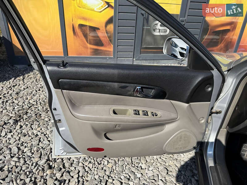 Седан Chevrolet Evanda 2005 в Стрые