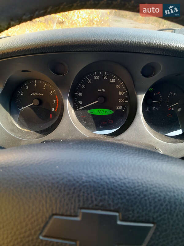 Седан Chevrolet Evanda 2006 в Днепре фото 3 Седан Chevrolet Evanda 2006 в Днепре