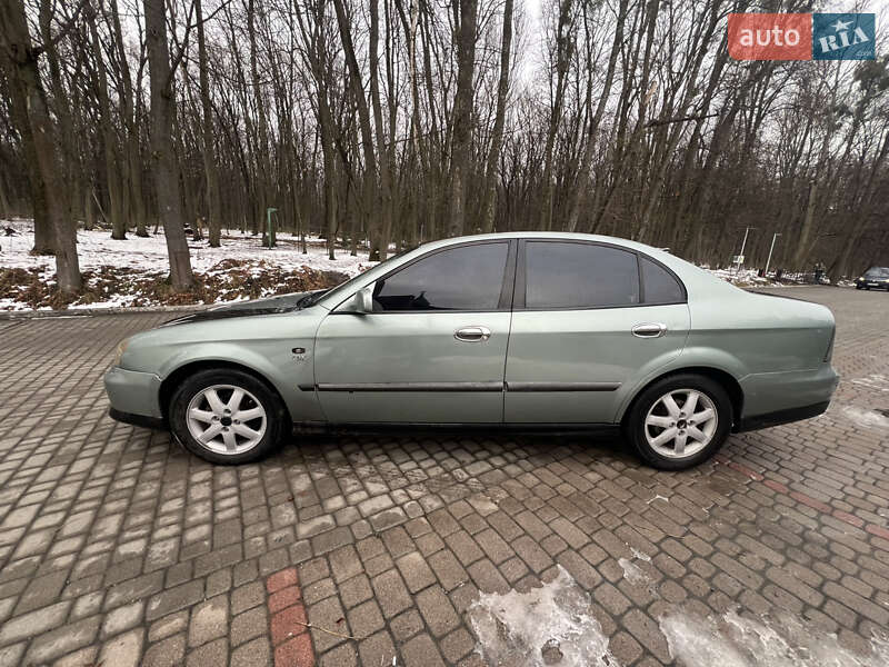 Седан Chevrolet Evanda 2005 в Львове
