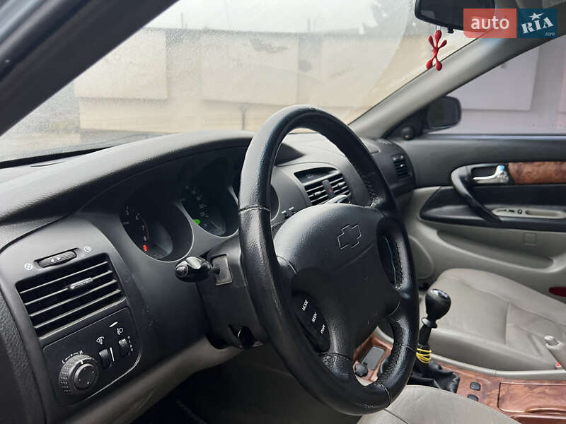 Седан Chevrolet Evanda 2004 в Лозовой