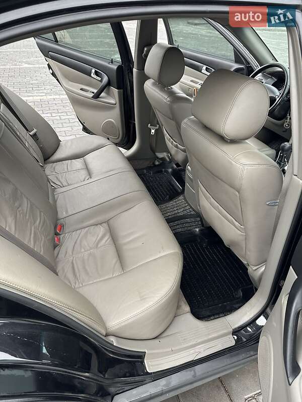 Седан Chevrolet Evanda 2006 в Кривом Роге