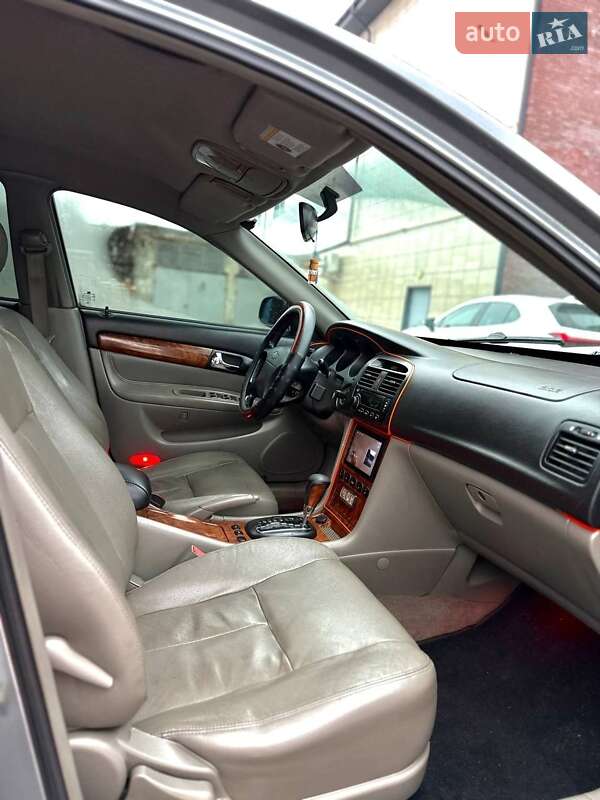 Седан Chevrolet Evanda 2005 в Павлограде