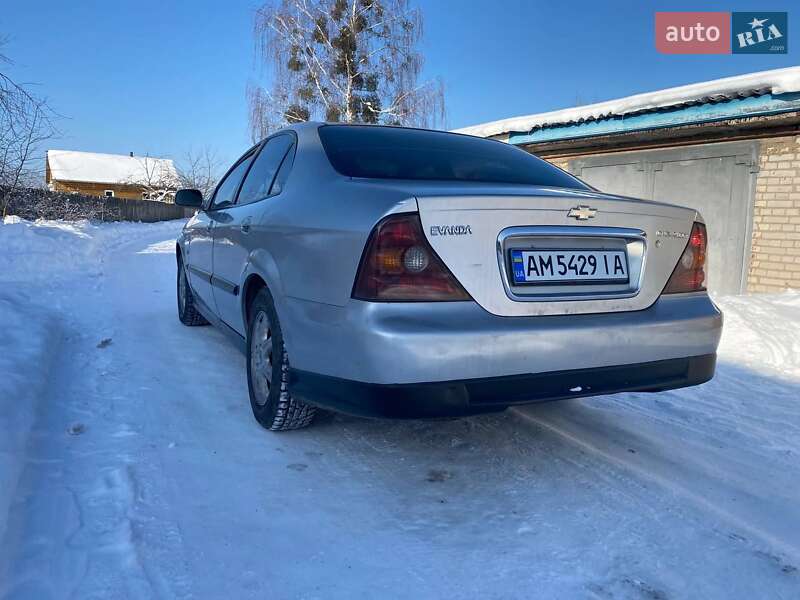 Седан Chevrolet Evanda 2006 в Овруче