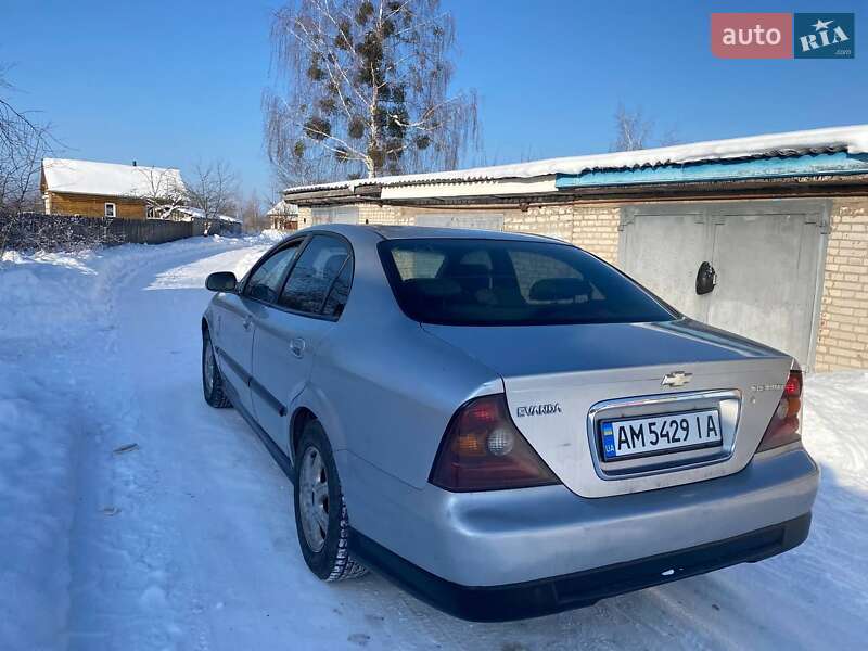 Седан Chevrolet Evanda 2006 в Овруче