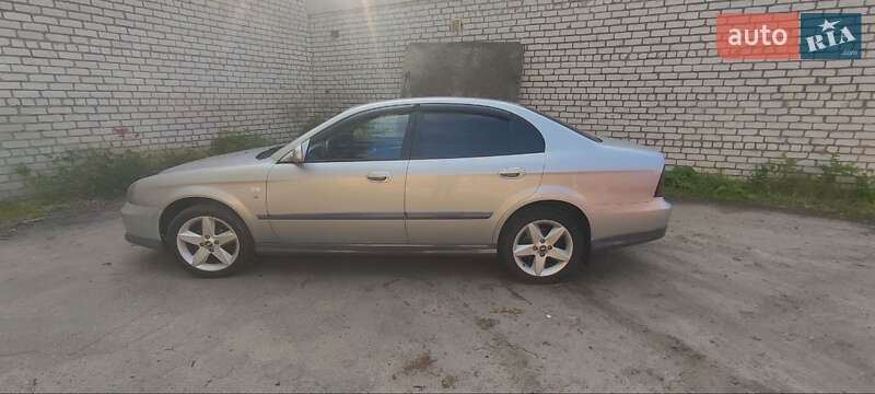 Седан Chevrolet Evanda 2005 в Кременчуці