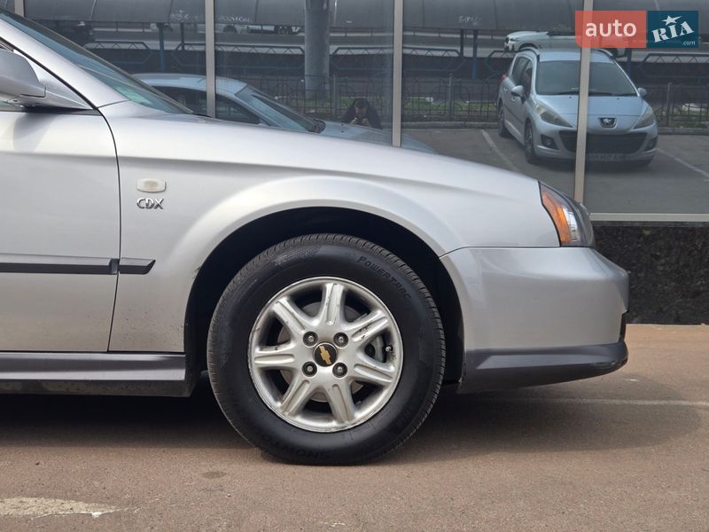 Седан Chevrolet Evanda 2006 в Киеве