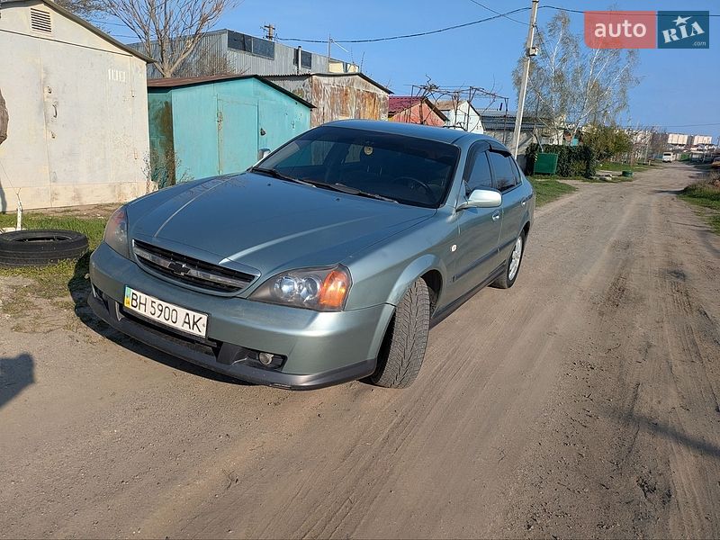 Седан Chevrolet Evanda 2005 в Южном