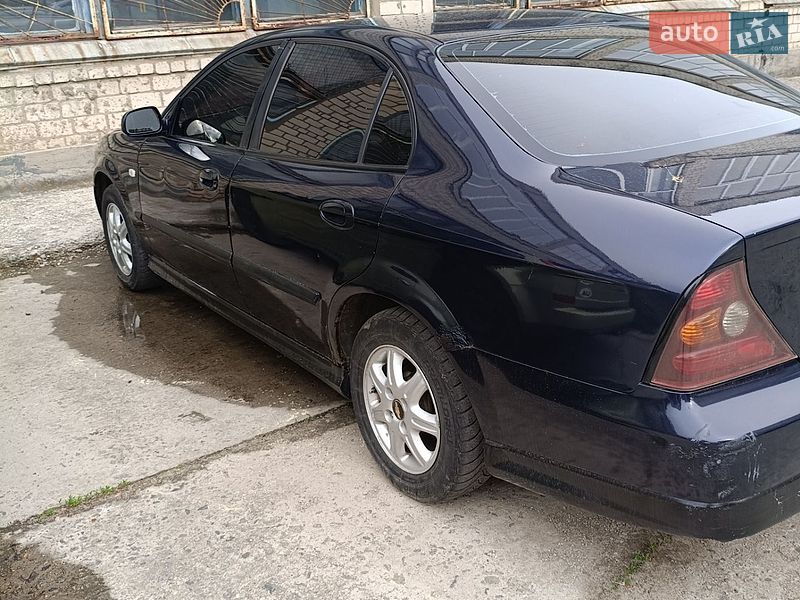 Седан Chevrolet Evanda 2005 в Каневі