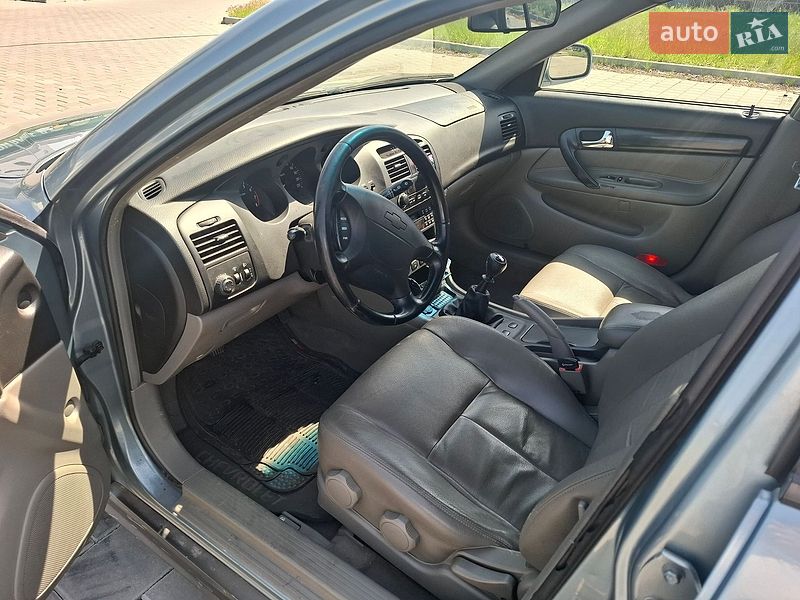Седан Chevrolet Evanda 2005 в Черкассах