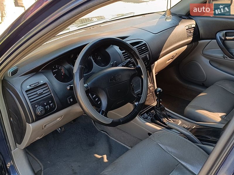 Седан Chevrolet Evanda 2005 в Каневе