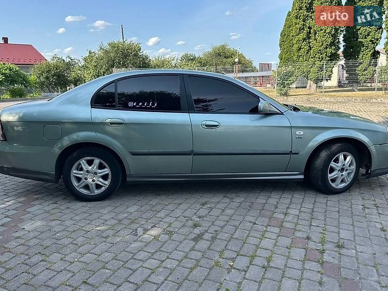 Седан Chevrolet Evanda 2005 в Буске