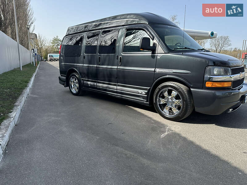 Минивэн Chevrolet Express 2004 в Киеве