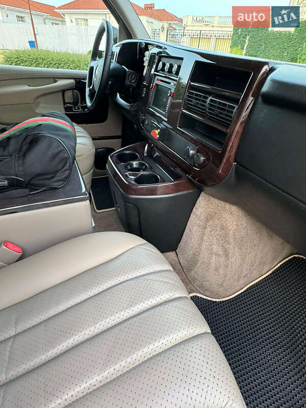 Минивэн Chevrolet Express 2013 в Киеве