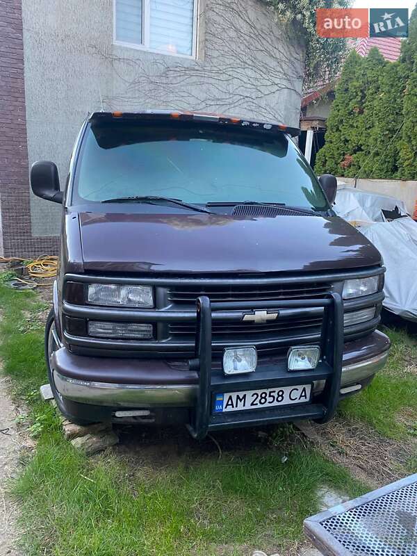 Минивэн Chevrolet Express 1996 в Киеве