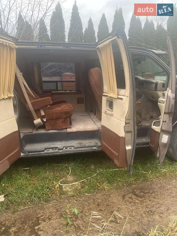 Минивэн Chevrolet Express 1996 в Киеве